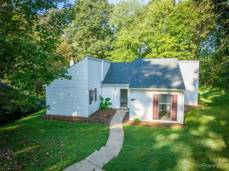 3 Bedroom Home in Connelly Springs 219,000