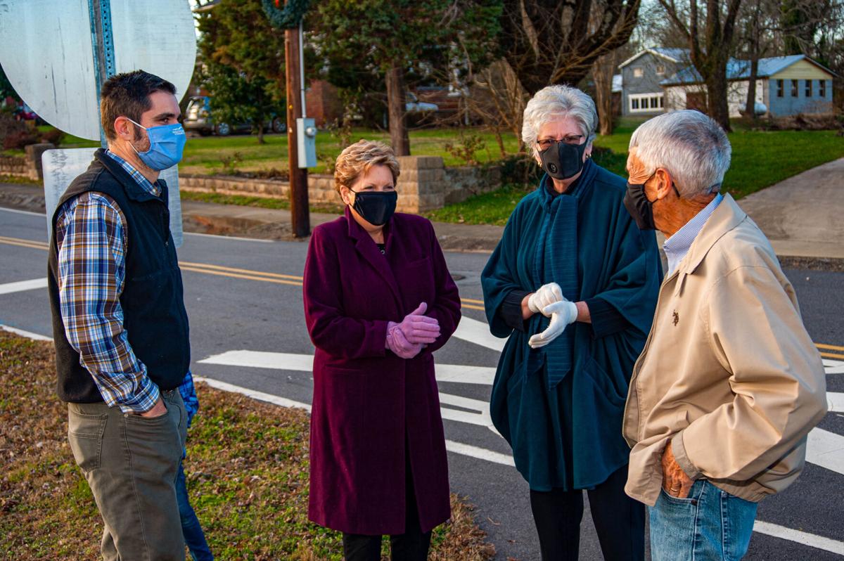 Glen Alpine Memorial Tree Lighting Local News Morganton Com