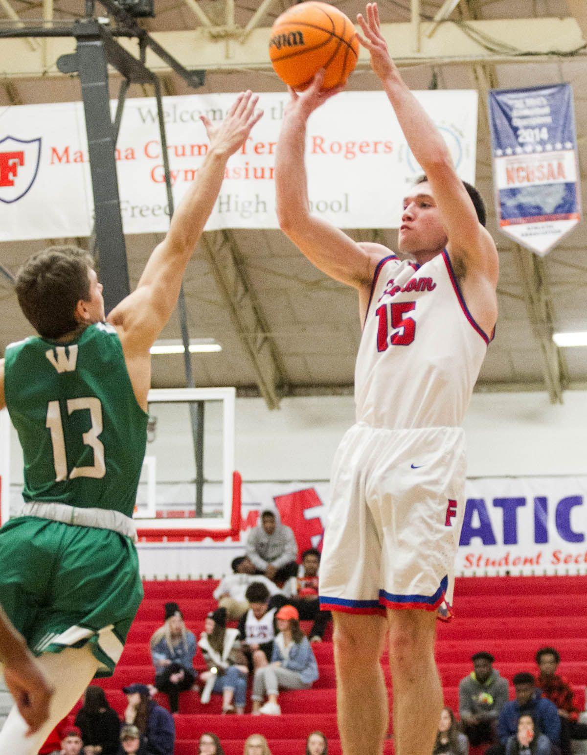 Davis Garner Pick Up Slack As Freedom Stays Perfect Sports
