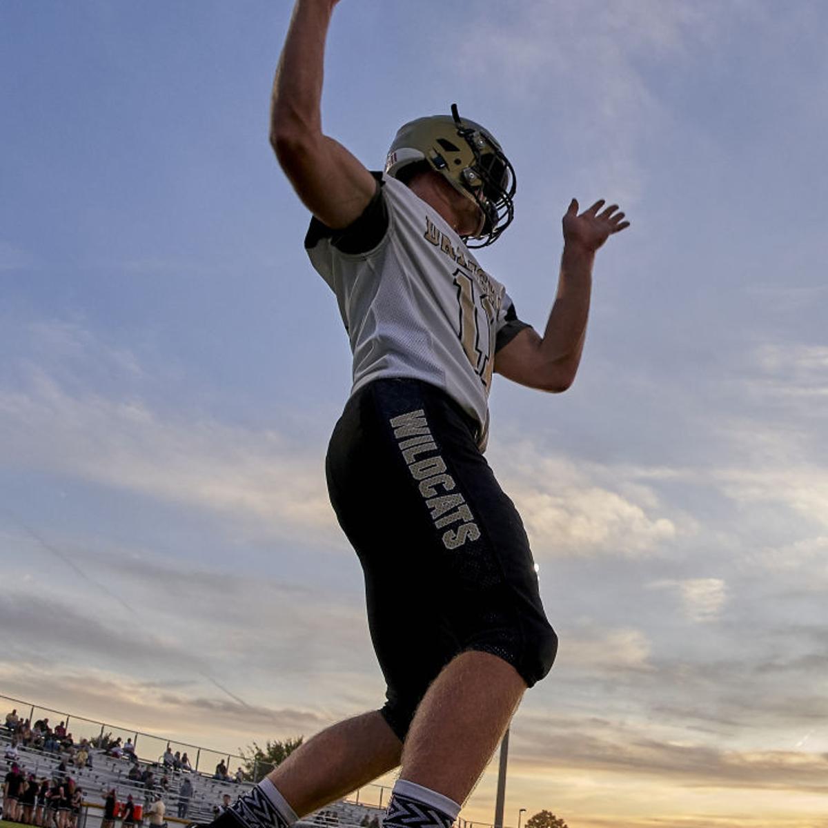 H S Football Briefs Cox Gets County Passing Td Record As Draughn