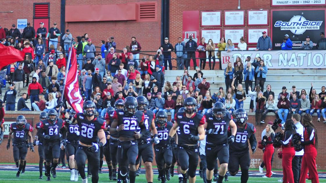 College Briefs L R Tweaks Football Schedule Losing 1 Game Sports News Morganton Com St Augustine High School Football Schedule 2022