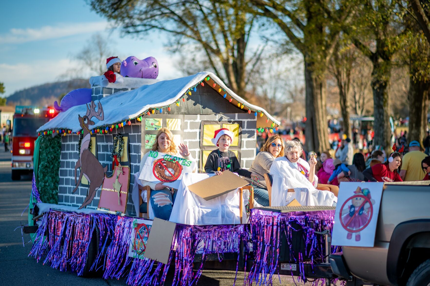GALLERY Scenes from the J. Iverson Riddle Center Christmas Parade Part 1