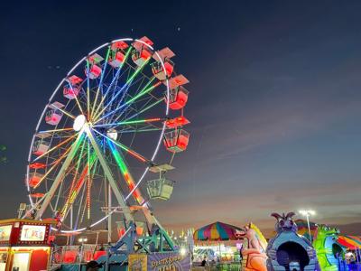 052623-mnh-news-valleyhillscarnival-p1