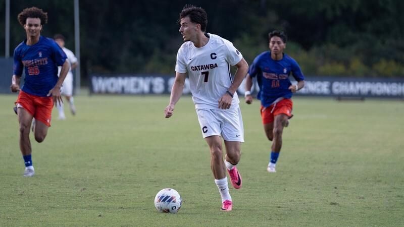 Men’s Soccer Draws Emory and Henry Behind Battling Defensive Effort