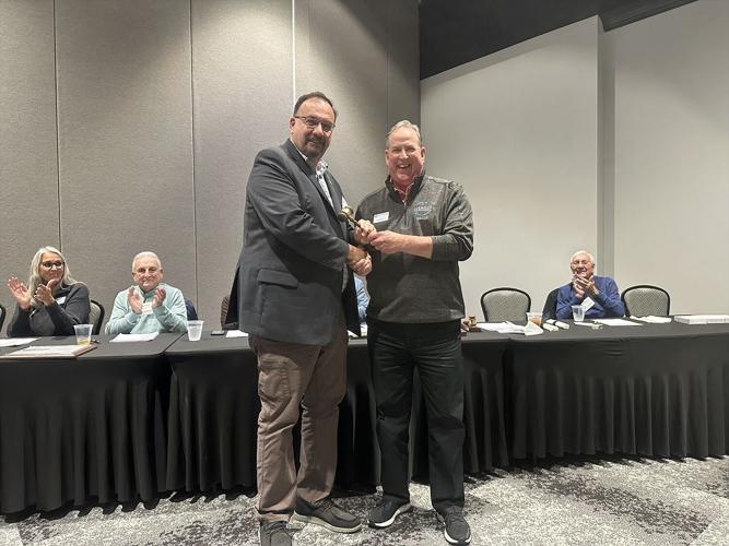 Randy accepts gavel from Joe.jpg