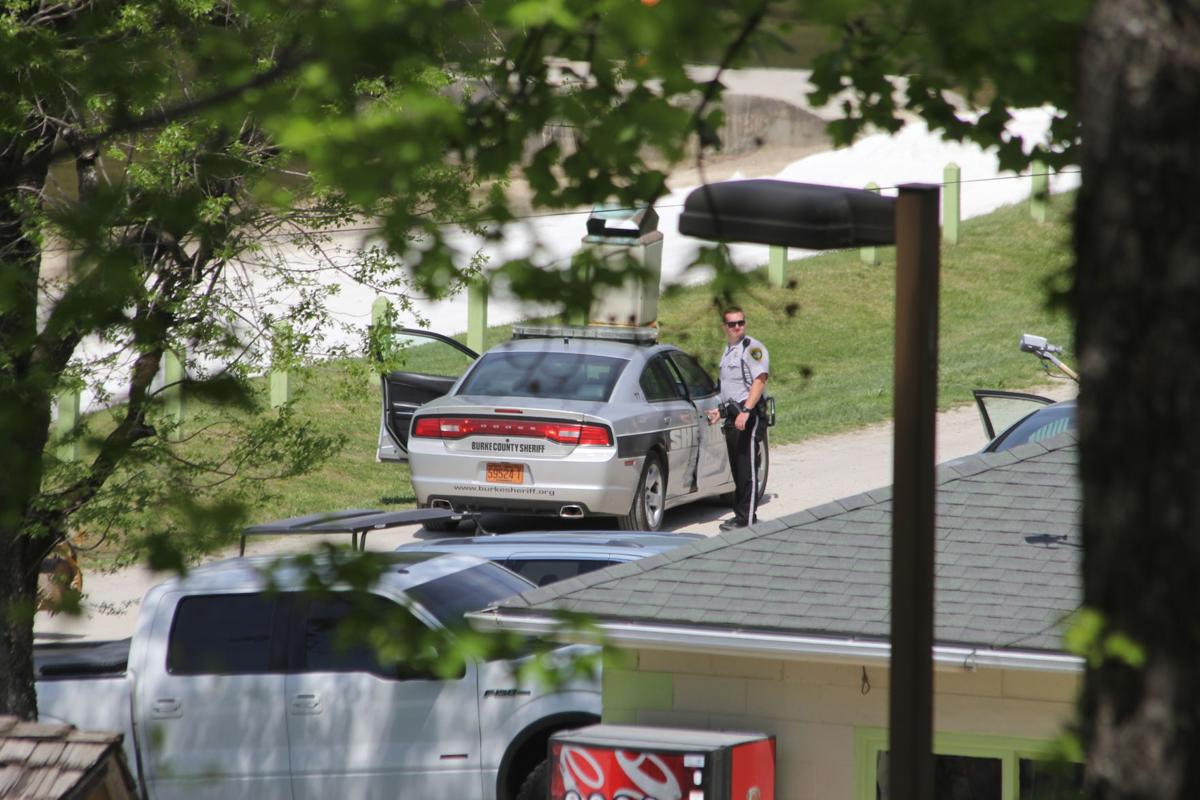 Officers draw guns, search for suspect at Steele Creek campground News