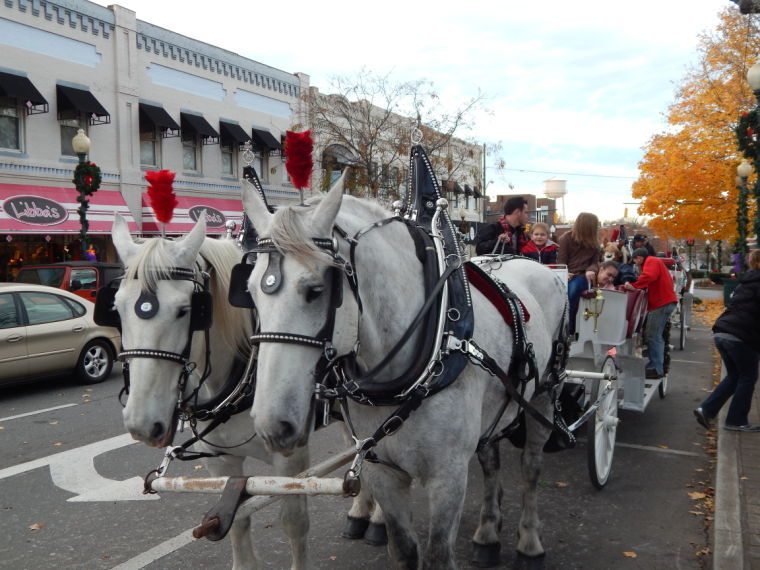 Carriage rides and Santa visits to start in downtown Community