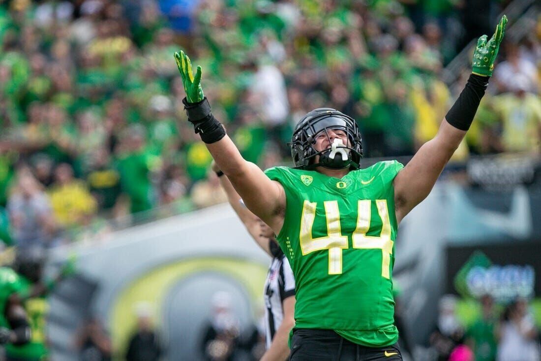 Oregon Football: Ducks unveil new uniforms for Colorado game