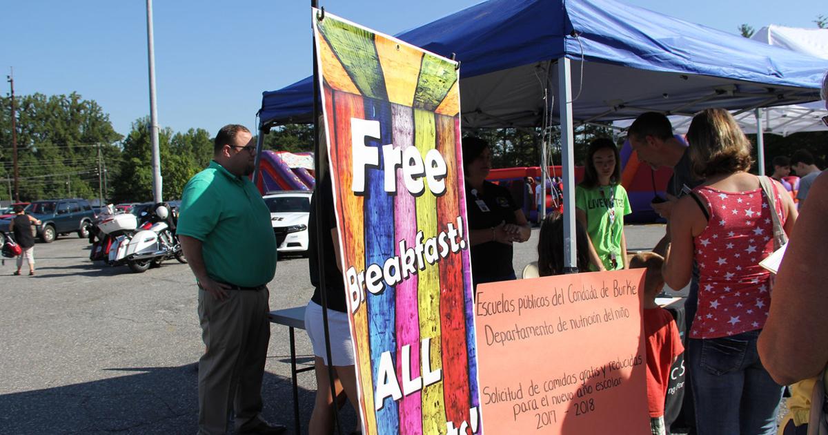 Outreach Center Build a Backpack 2017 (34).jpg