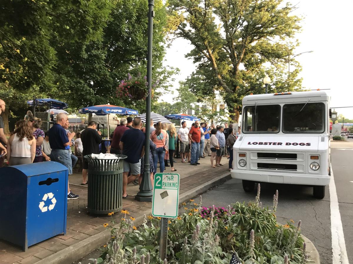 VIDEO Lobster Dogs food truck visits downtown Flavors