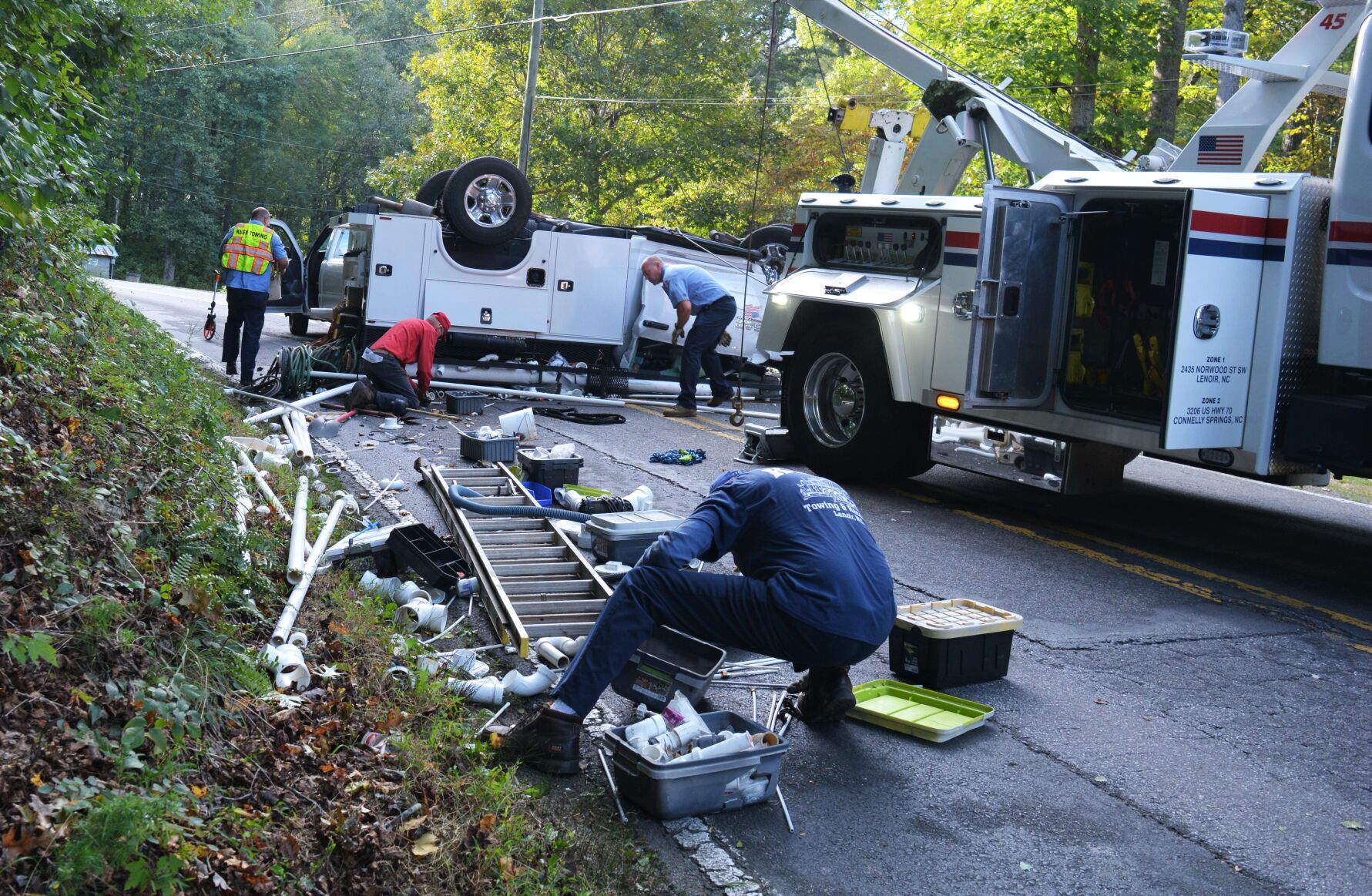 Woman Dead, 4 Others Injured In 3-car Crash