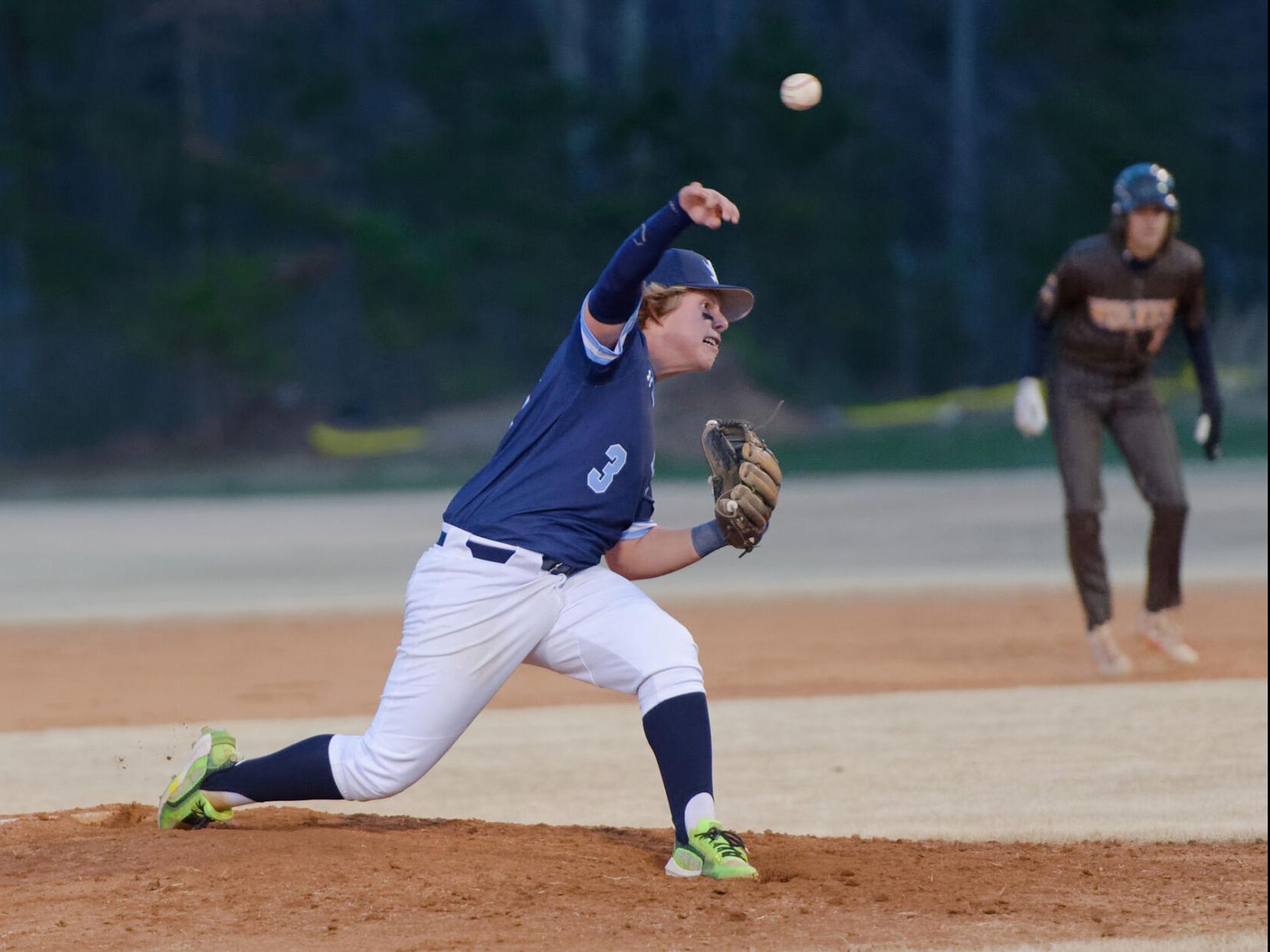 Baseball: Six-run seventh inning gives No. 8 Cavaliers series