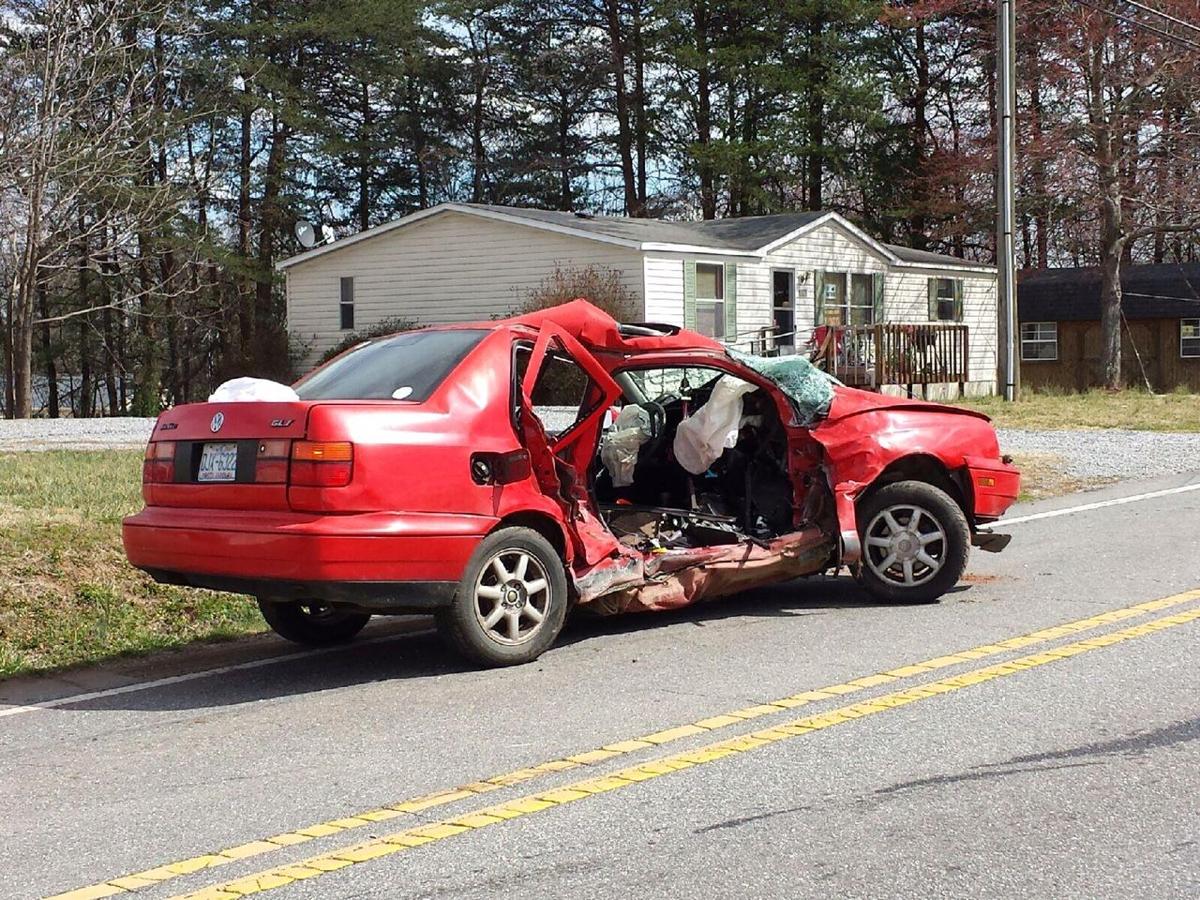 Five injured in threevehicle wreck in Icard News