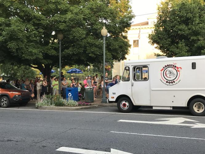 VIDEO Lobster Dogs food truck visits downtown