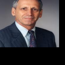 Longtime ophthalmologist eyes the future