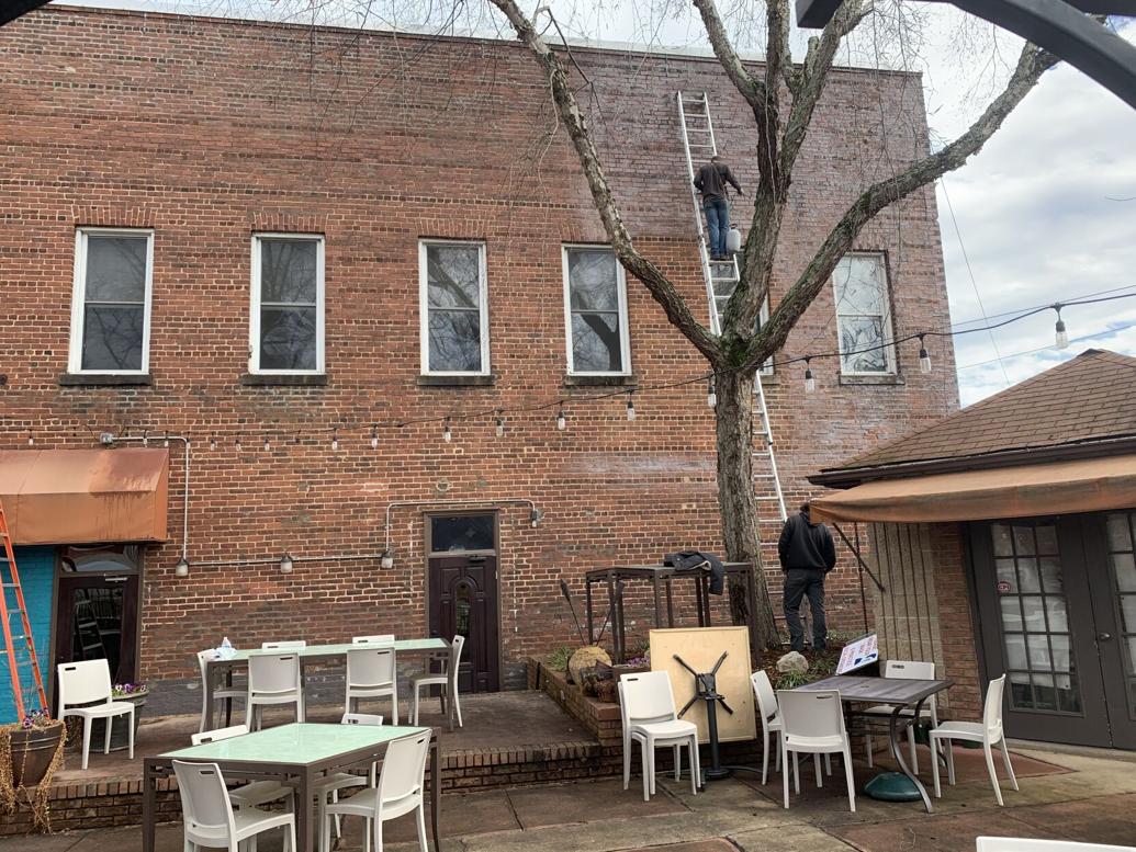 New burger and sushi restaurant expanding to NC