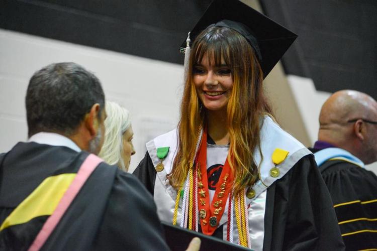 053025-mnh-news-phsgrads-p1