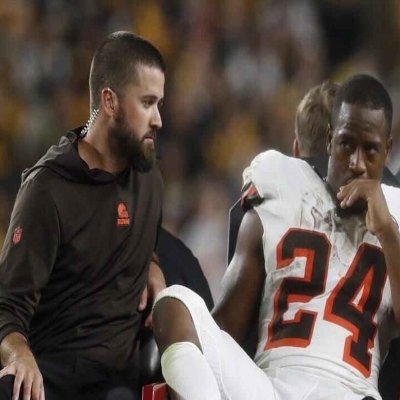 Watch Nick Chubb run for a 52-yard touchdown early in the third