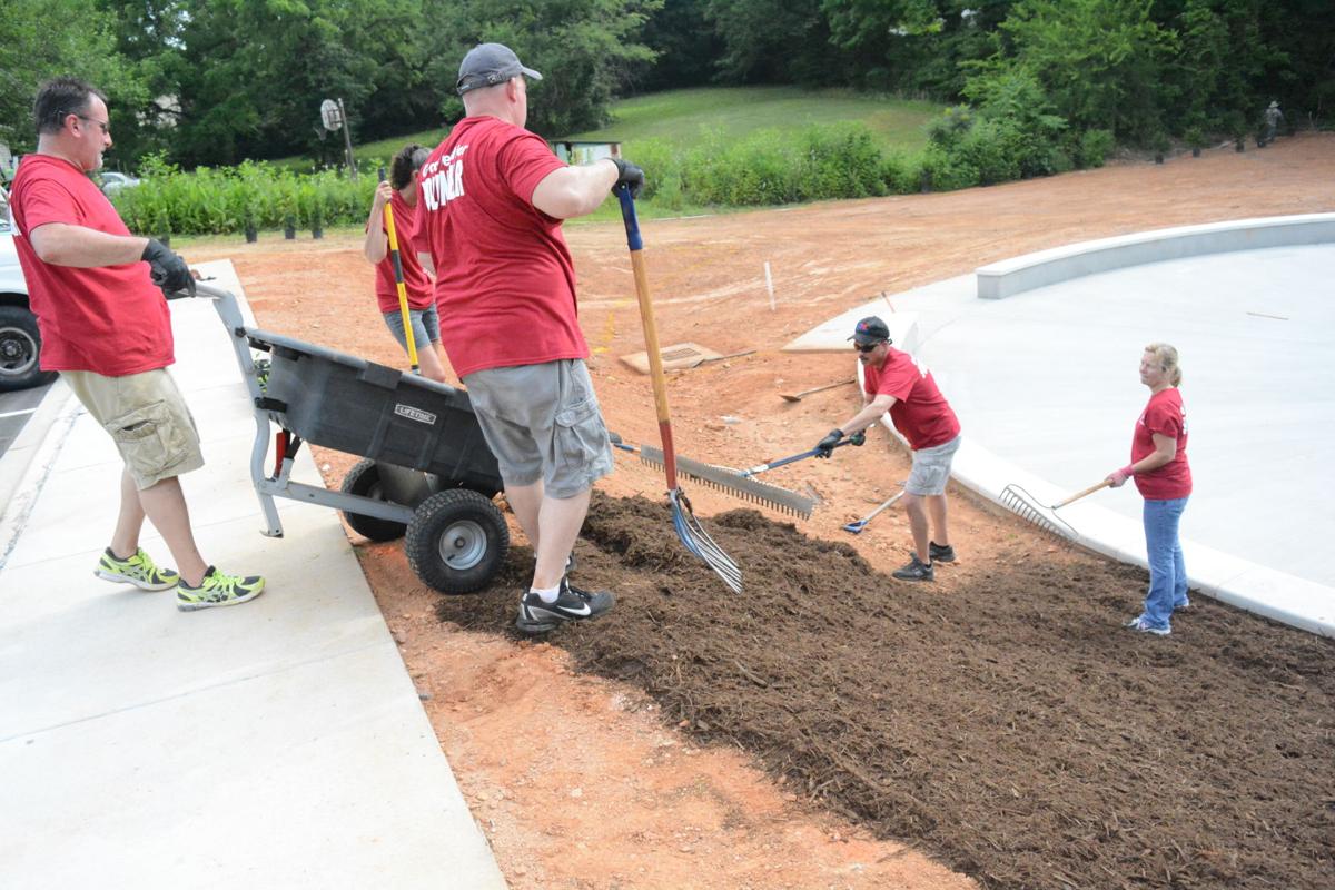 Bimbo Bakeries USA/Valdese Good Neighbor Project 2017 photo