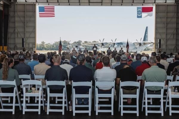 Governor Stein Celebrates North Carolina’s Aviation Tradition and World-Class Workforce at Aircraft Facility Ribbon-Cutting Ceremony