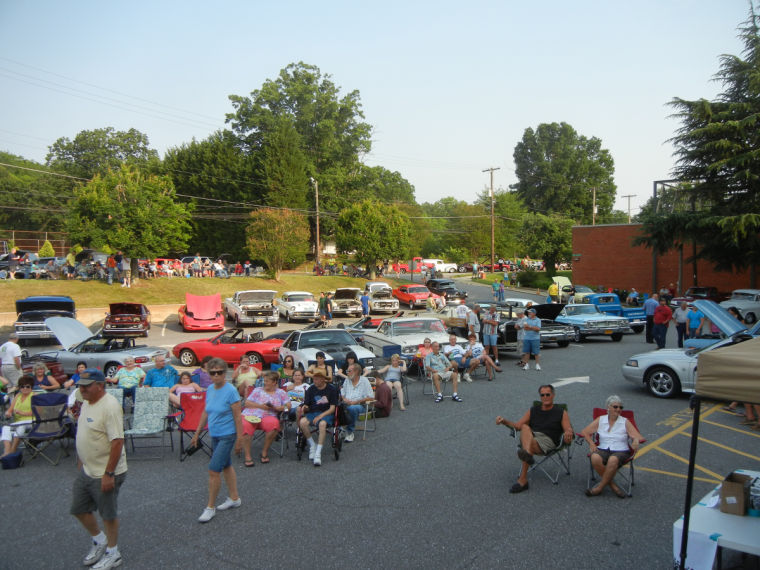 Hildebran hosts cruisein, music