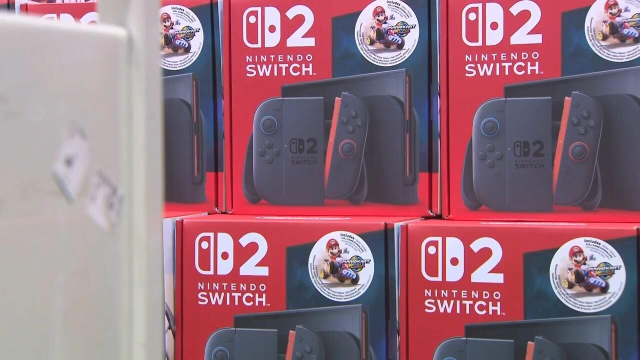 Nintendo Switch V2 Gray Edition + Mario Kart 8 Deluxe