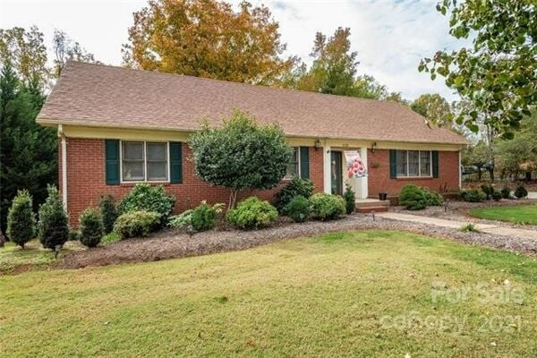 4 Bedroom Home in Hickory - $239,900