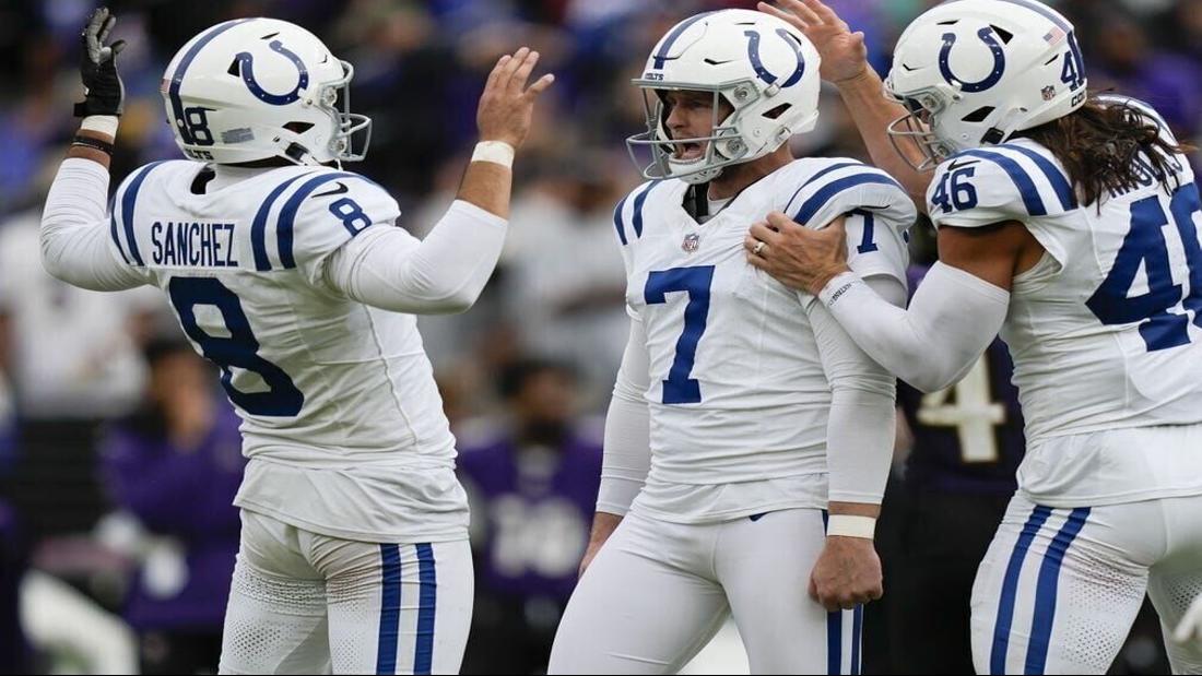 Colts rise, Vikings head due south in division futures