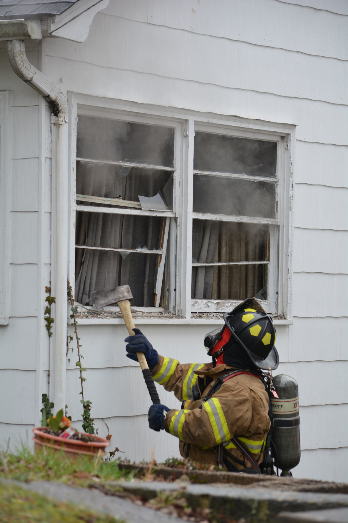 Newly purchased house catches fire, cause under investigation Latest
