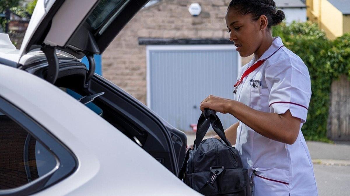 Where travel nurses earn the most and least: Pay trends by state and specialty
