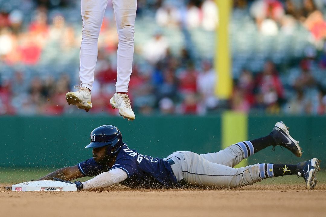 MLB roundup: Royals edge White Sox on walk-off bunt