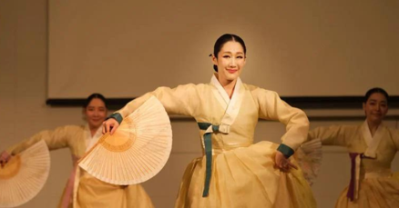 Dance groups dazzle students - Vimarsana News