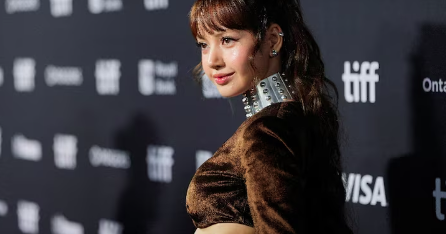 K-pop superstar Lisa sparks fan frenzy at documentary premiere