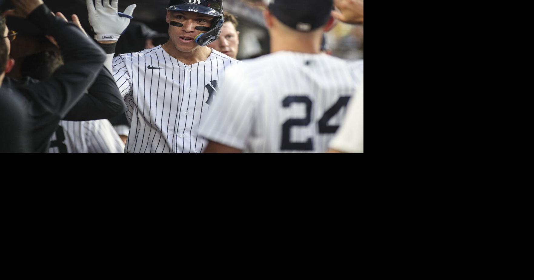 Luke Voit lifts 2-run shot, 07/29/2022