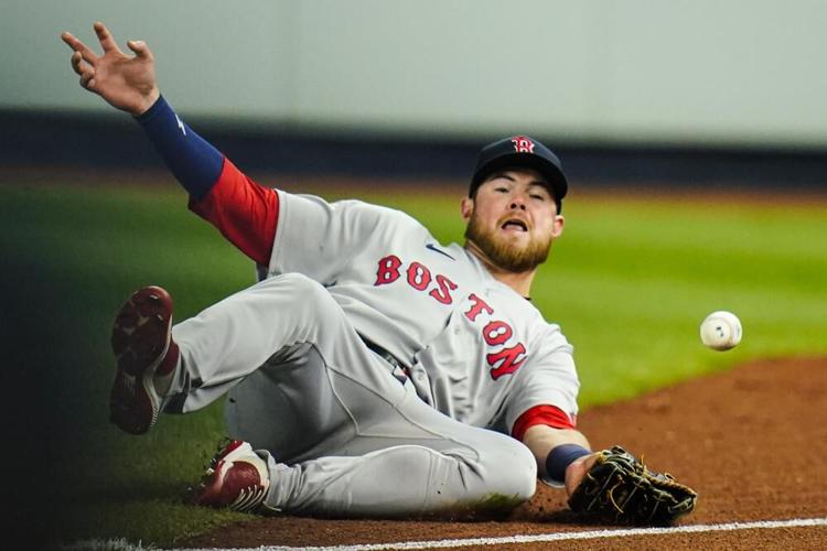 Bobby Dalbec ties Boston Red Sox game by beating throw to first