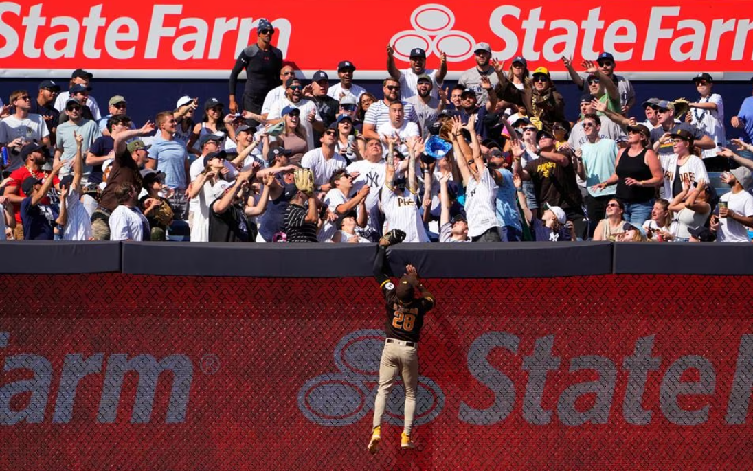 Aar baseball jersey men mlb yankees on Judge homered twice as Yankees beat  Brewers 12-8 to avoid sweep