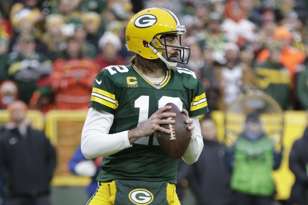 Aaron Rodgers sets team record as Packers hold off Browns