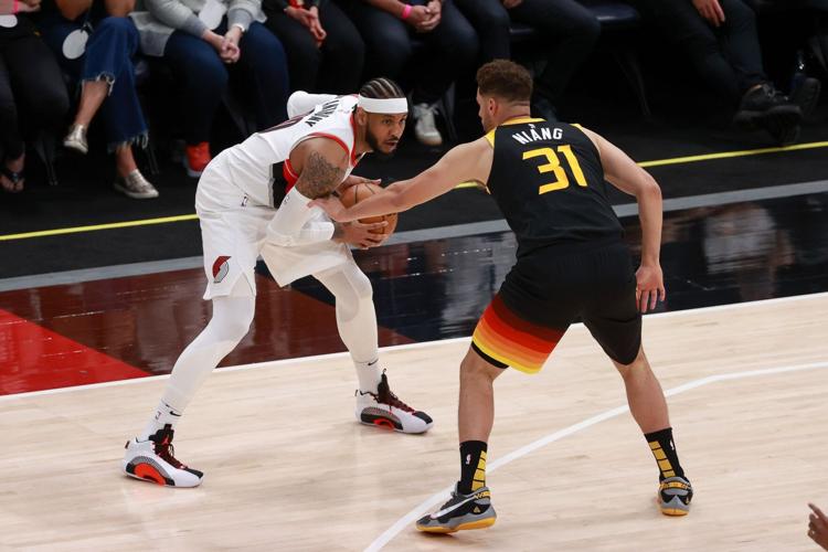 NBA roundup: James Harden scores 49 points in Houston win