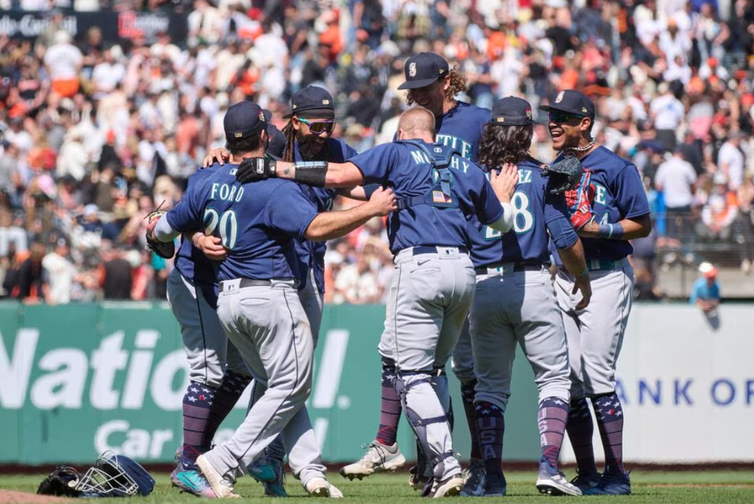 Jonny DeLuca's two-run home run, 06/02/2023