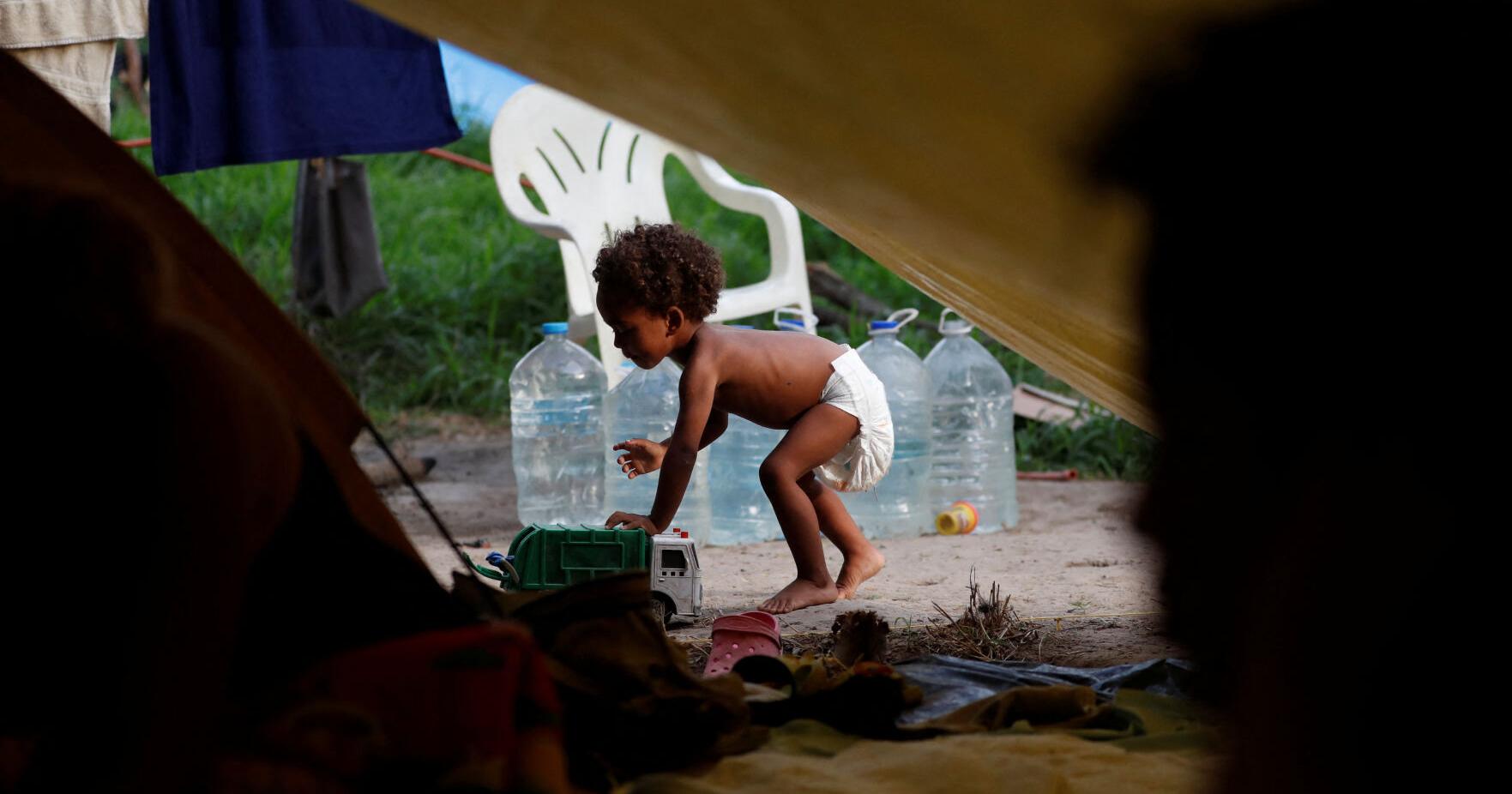 Biden's new asylum policy strands some migrants at Mexico border - Vimarsana News