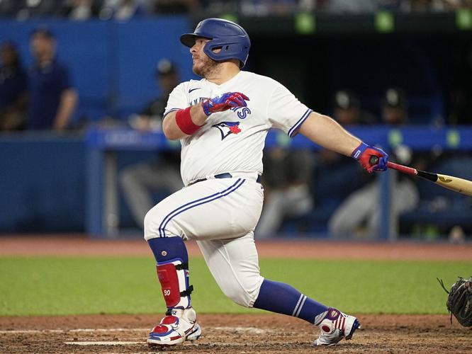 Pujols hits 3-run homer as Cardinals beat Blue Jays 6-1