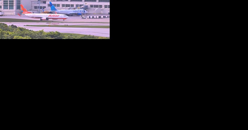 Lawmakers vote to let airport extend concession contracts - Vimarsana News