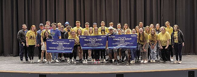 Clay County high schools compete for Starlight Blue Star Awards, Entertainment