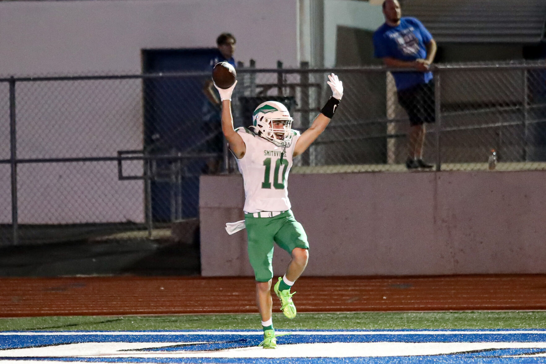 Smithville secures a nail-biting 24-21 victory against Grandview in high school football