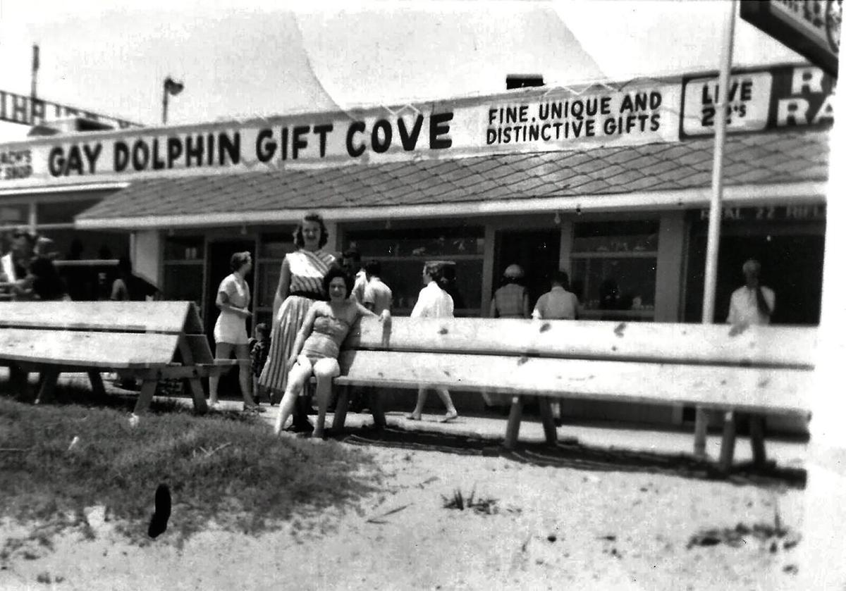 Gay Dolphin_courtesy09.JPG