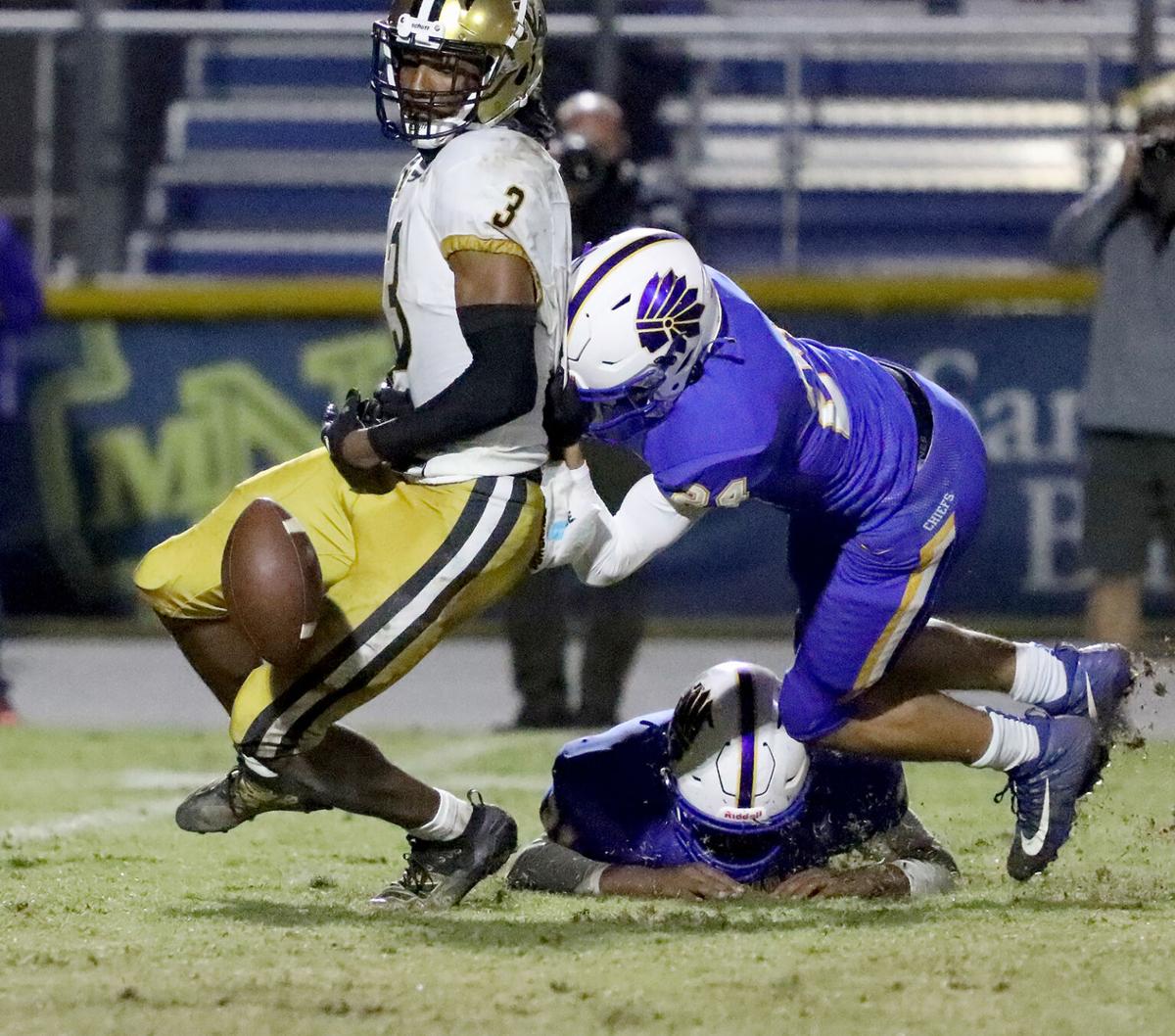 1120 NMB football_JM02.JPG