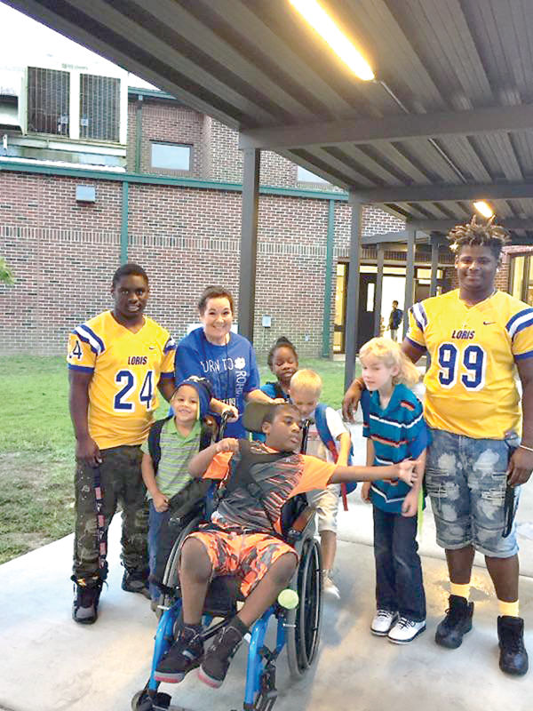 Loris Lions visit Daisy Elementary Sports