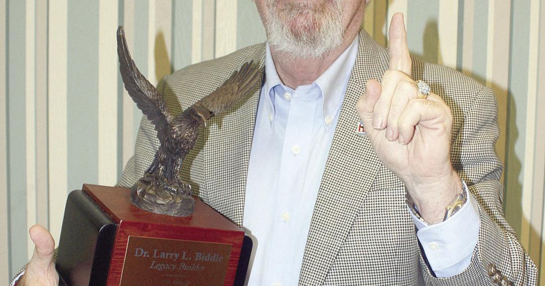 Larry Riddle Arizona Conway's Larry Biddle surprised with legacy award | News | myhorrynews.com