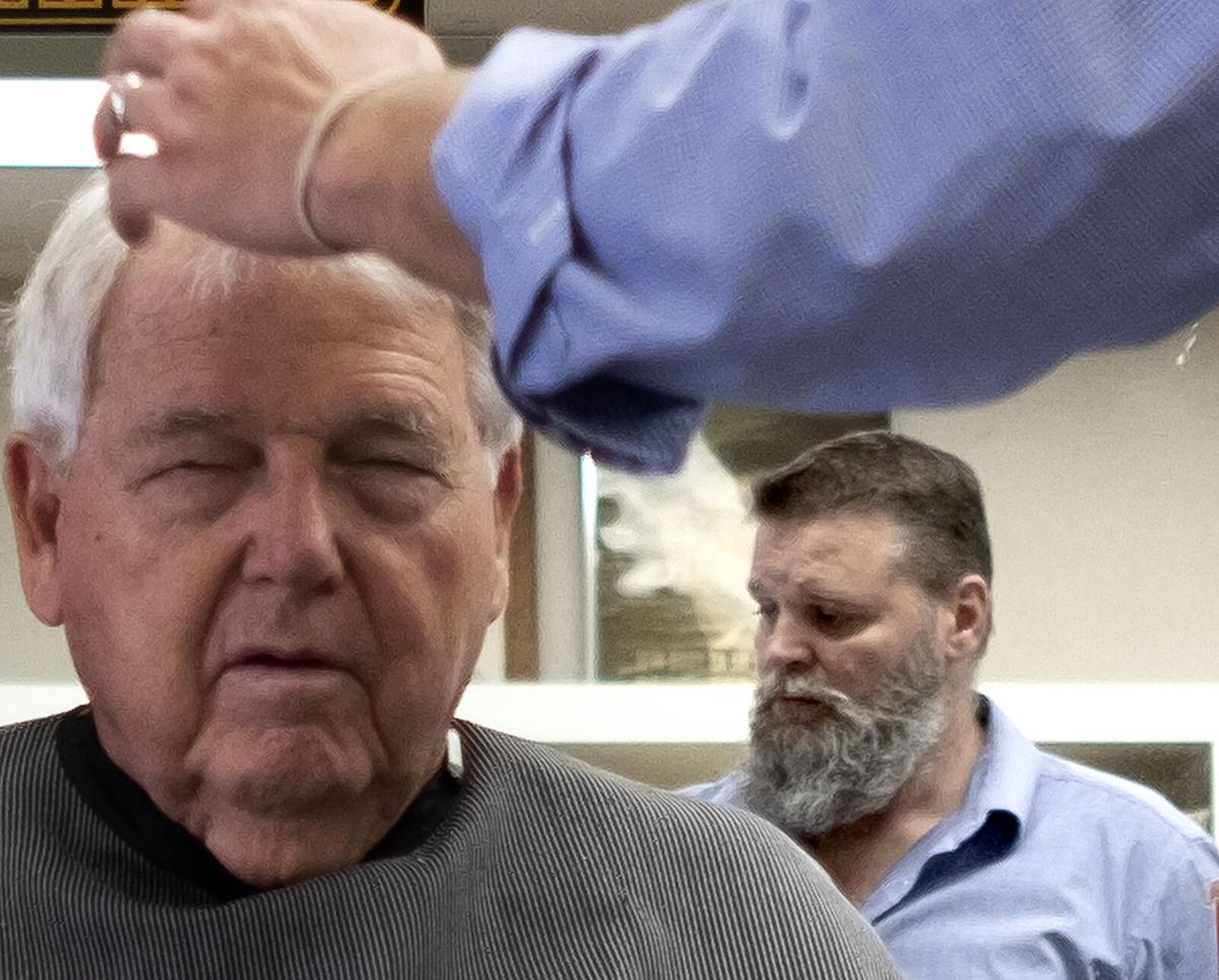 430 loris barber shop_JM02.JPG