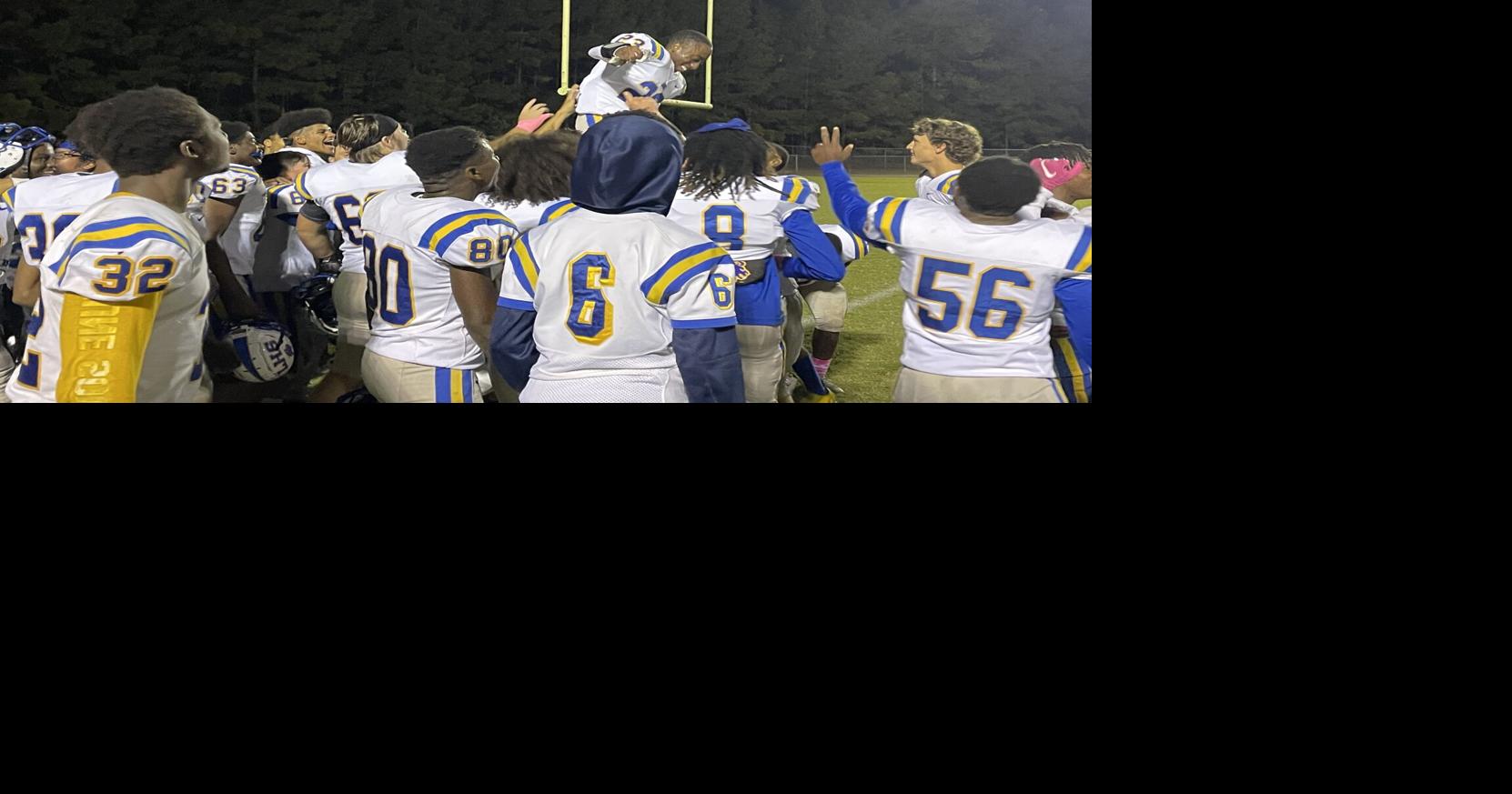 Loris breezes past Kingstree Football